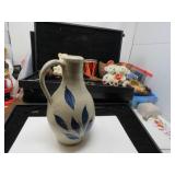 LOT BAA14  WILLIAMSBURG POTTERY JUG  BLUE DECOR