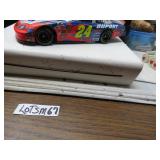 LOT SM67 #24 VICTOTY LAP 2003 JEFF GORDON  NASCAR