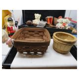 LOT BAA 23   LONGABERGER 2002 BASKET& WOOD TUB