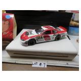 LOT SM 7 DALE EARNHARDT JR. #8 BUDWEISER 2004