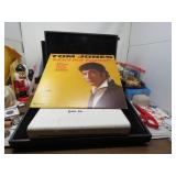 LOT BAA82  LP TOM JONES WHATS NEW PUSSYCAT