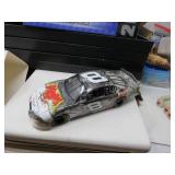 LOT SM 6 NASCAR #8 LOONEY TUNES  2002 MONTE CARLO