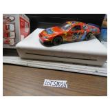 LOT SM  24 400 TH START 2004 MONTE CARLO 1 24 SCAE