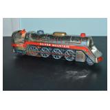 LOT EE 98  SILVER MOUNTAIN TRAIN ENGINE WIND UP