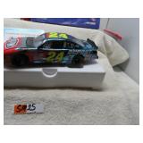 LOT SM 25  NASCAR # 24 JEFF GORDON 2001 MONTE CARO