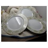 LOT KK 39 FOUR 10 ROUND DINNER PLATES GOLD TRIM