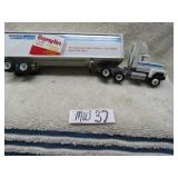 LOT MW 37  WARNER LAMBERT  BENYLIN COUGH SURUP