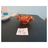 LOT EE 46 FLUTED PATTERN CARNIVAL BOWL
