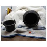 LOT MW 6  O CAST IRON POT MARRIETTA PA
