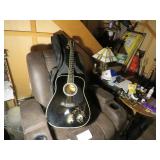 LOT MC 8 MALISSA ETHERIDGE AUTOGRAPHED GUITAR