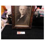 LOT RI  1ANTIQUE BLACK WHITE 1930 ERA GRAMMY