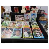 LOT B 12 DETROIT TIGERS TEAM CARD  SIGNED CARDS