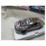 LOT SM55 # 88 DALE JARETT  UPS 2001 FORD TAURAS