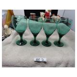 LOT HC 2 / 4 ELEGANT TEAR DROP  WINE GREEN GLASSES