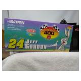 LOT SM 11  #24 JEFF GORDON DUPONT LOONEY TUNES