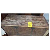 GRAIN PAINTED BLANKET CHEST