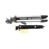Lot, 2 tripods