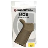 Magpul MOE AR-15/M4 pistol grip in flat dark earth