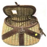 Fishing creel, with damage (does not close)