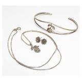 Sterling silver rose pendant necklace with