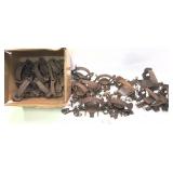 Lot: box of assorted animal traps
