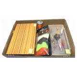 Lot: lures and fly tying kit in box