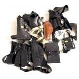 Lot: assorted holsters/Straps