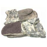 Pair of cold weather U.S. Military mittens