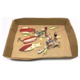 Lot: assorted vintage lures