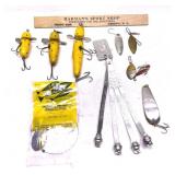 Lot, assorted vintage fishing items includes: