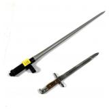 Lot: Spike Bayonet and replica small Bayonet
