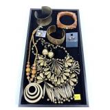 Lot, fashion jewelry