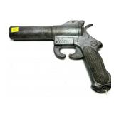 WWII SKLAR signal pistol, S/N Z4265,