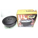 Lodge Cast iron dutch oven in box, 12" 8 quart