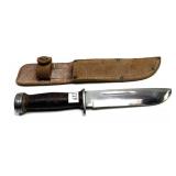 Cattaraugus 225Q knife with leather sheath