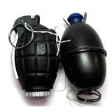 Lot, 2 dummy grenades: 1 plastic, 1 metal