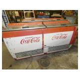 EMB. DOUBLE COKE BOX W/ WHITE FRONT/CAP CATCHERS