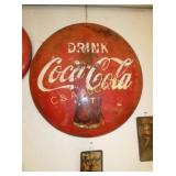 PORC. 36IN COCA COLA BUTTON W/ BOTTLE
