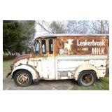 1973 MOD. 300 LENKERBROOK FARM MILK TRUCK