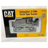 ERTL Caterpillar 2-Ton Track-Type Tractor 1/16 Sca