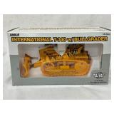 Ertl 1/16 Scale International T-340 w/ Bullgrader