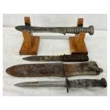 3 Fixed-Blade Knives with Sheath, 10in-13in Overal 3 Fixed-Blade Knives with Sheath, 10in-13in Overal