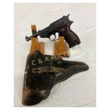 733fp WWII German P.38 Pistol (1943 Marking) with 733fp WWII German P.38 Pistol (1943 Marking) with