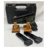 NIB Beretta APX 9mm Pistol with Threaded Barrel an