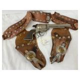 Leather Double-Holster Belt with Decorative Cap Gu