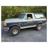 1991 Ford Bronco XLT 4WD SUV with Two-Tone Paint
