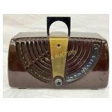 Zenith Model 6D615 Bakelite Table Radio with Brass
