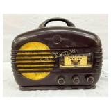 Arvin Bakelite Tube Radio with Dial and Knobs, 12i