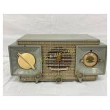 Vintage Zenith AM/FM Radio and Clock, Model L517W,
