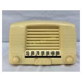 FADA Model 1000 Yellow Bakelite Tube Radio, 9in x